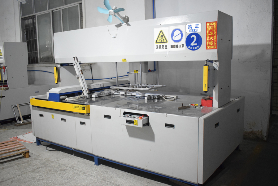 GUANGZHOU YM PACKAGE PRODUCTS CO.,LTD. สายการผลิตของผู้ผลิต