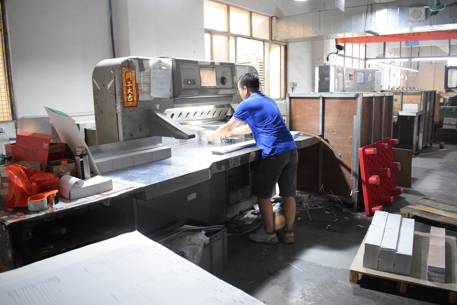 GUANGZHOU YM PACKAGE PRODUCTS CO.,LTD. สายการผลิตของผู้ผลิต